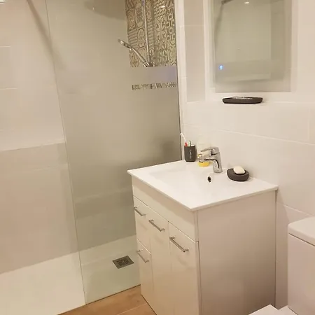 Tamariu Chalet, 3 Bedroom In Main House And Self Contained Unit Apartment *