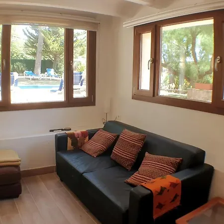 Apartment Tamariu Chalet, 3 Bedroom In Main House And Self Contained Unit *