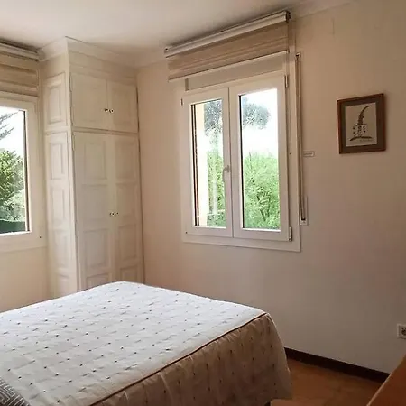 Tamariu Chalet, 3 Bedroom In Main House And Self Contained Unit Apartment *