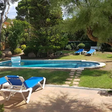 Tamariu Chalet, 3 Bedroom In Main House And Self Contained Unit *