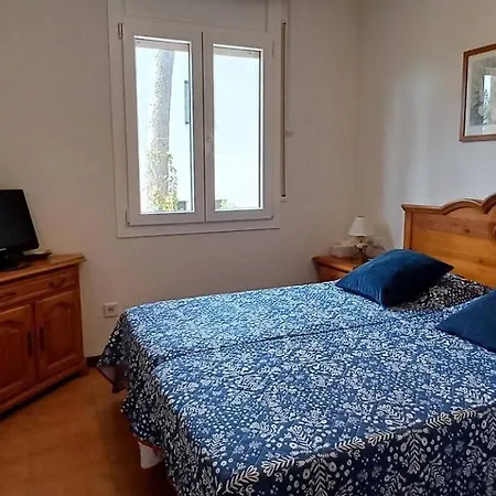 Apartment Tamariu Chalet, 3 Bedroom In Main House And Self Contained Unit *