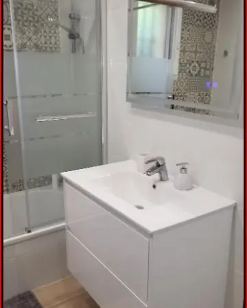 Apartman Chalet, 3 Bedroom In Main House And Self Contained Unit